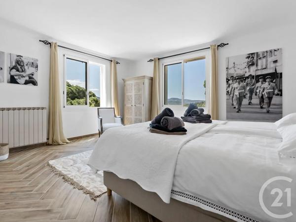 Maison à vendre  8 pièces - 220 m 2   STE MAXIME  - 83