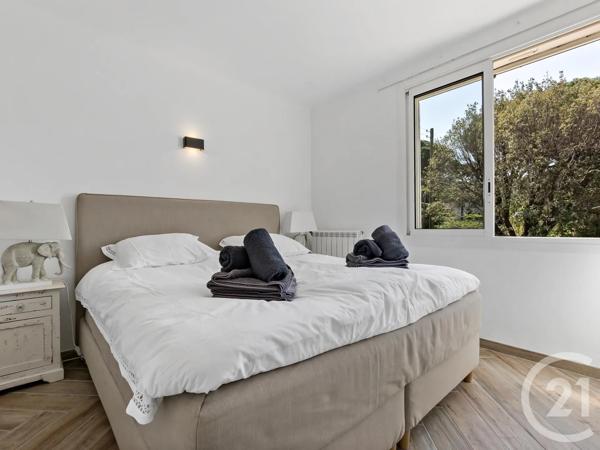 Maison à vendre  8 pièces - 220 m 2   STE MAXIME  - 83
