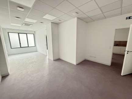 Location Locaux Biens Immobiliers 156 77176 Savigny Le Temple 809235
