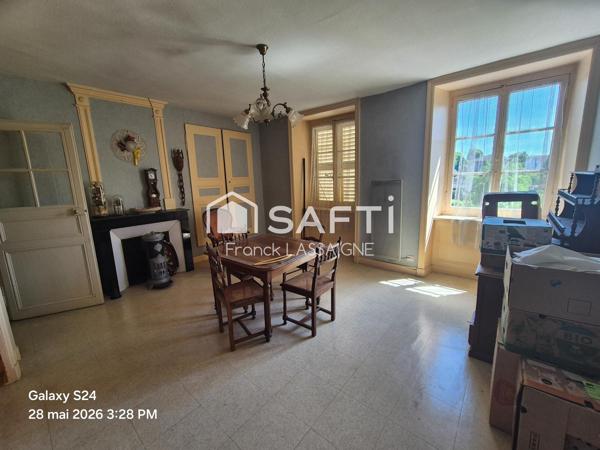 Ensemble immobilier avec cour intérieure et garage