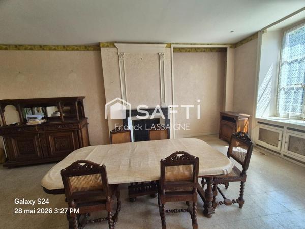 Ensemble immobilier avec cour intérieure et garage