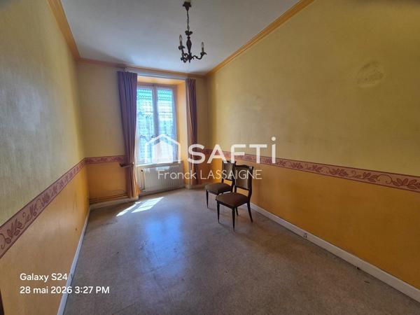 Ensemble immobilier avec cour intérieure et garage