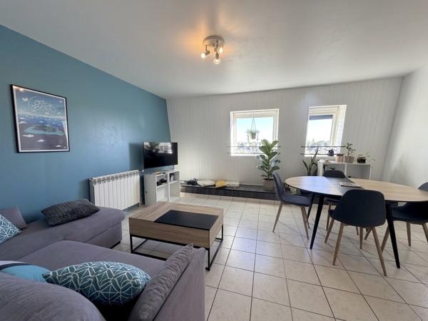 GRAND T2 EN DERNIER ETAGE AVEC ASCENSEUR - Quartier du Pargo