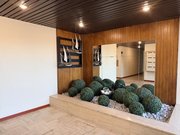 GRAND T2 EN DERNIER ETAGE AVEC ASCENSEUR - Quartier du Pargo