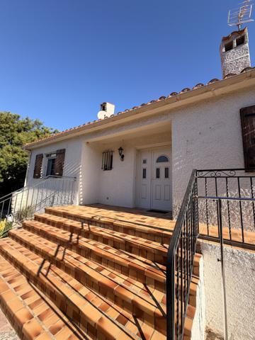 Maison de plain-pied à Saint-Cyprien-Village
