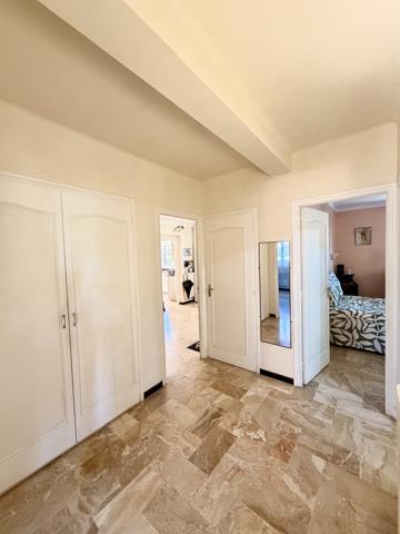 Maison de plain-pied à Saint-Cyprien-Village