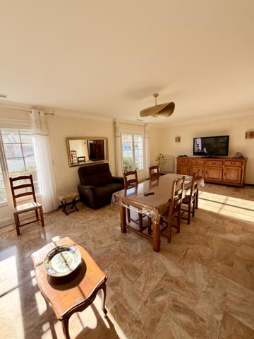 Maison de plain-pied à Saint-Cyprien-Village