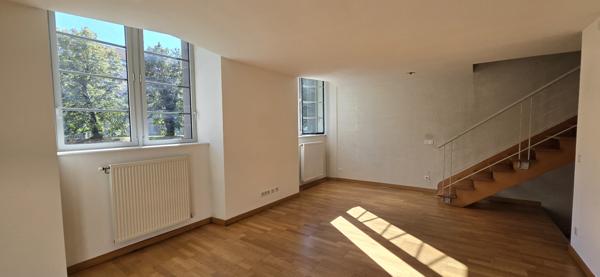 Appartement
                                                                                                                                                                                                                                                                                                                        3 pièce(s)                                                                                                                                                                                                          2 chambre(s)                                                                                                                                                                                                          78  m²