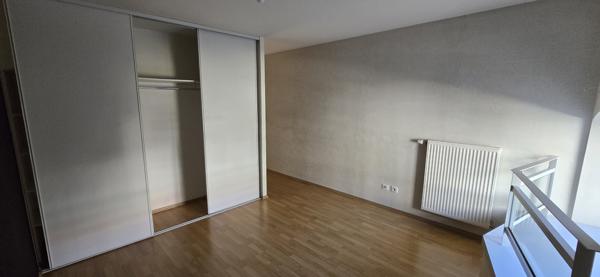 Appartement
                                                                                                                                                                                                                                                                                                                        3 pièce(s)                                                                                                                                                                                                          2 chambre(s)                                                                                                                                                                                                          78  m²