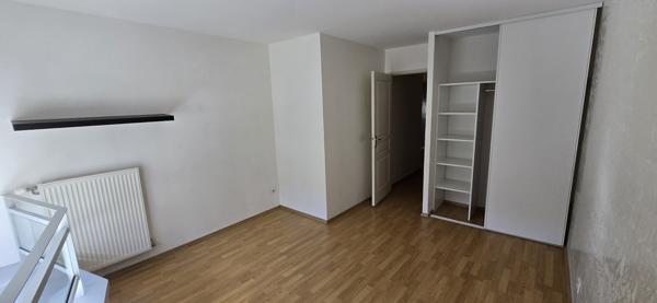 Appartement
                                                                                                                                                                                                                                                                                                                        3 pièce(s)                                                                                                                                                                                                          2 chambre(s)                                                                                                                                                                                                          78  m²