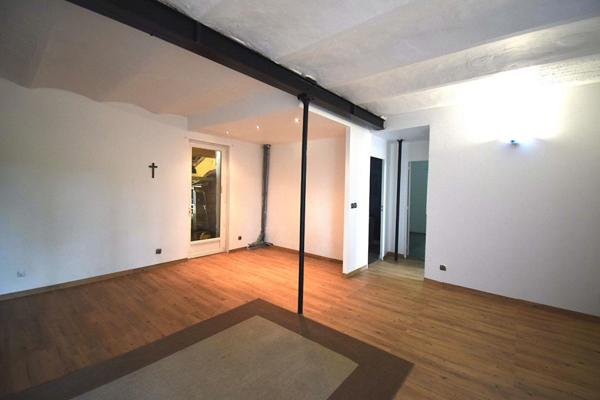 82100, Castelsarrasin, Maison / Moulin restauré  7 pièces et 4 chambres et combles emménageables  avec bras de rivière entièrement privatif