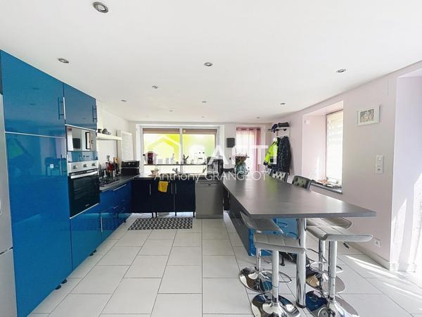 Maison familiale de 195 M², 4 CHAMBRES,GARAGE, JARDIN,