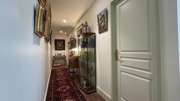 APPARTEMENT DERNIER ÉTAGE AVEC TERRASSE PISCINE