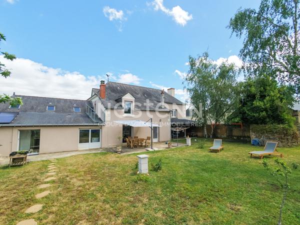 A LOUER Maison ancienne de 7 pièces à Terranjou, 267 m² sur terrain de 1479 m²