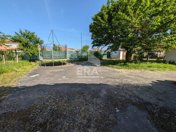 Maison à vendre spacieuse 8 pièces à Montpon-Ménestérol 