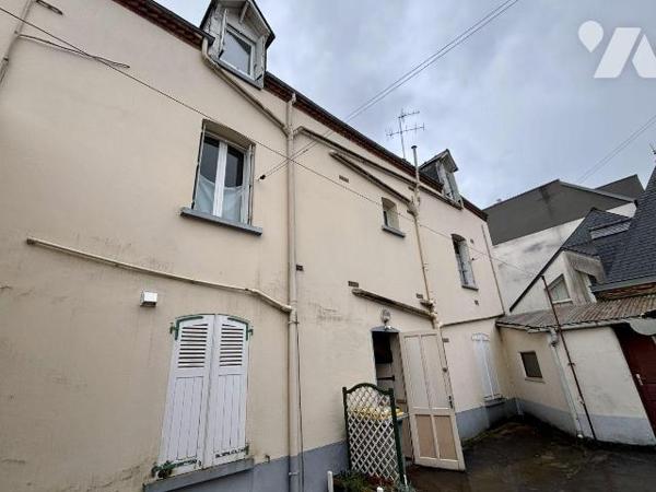 APPARTEMENT TYPE 2 - QUARTIER JACQUES CARTIER-
Au sein d'un petit collectif, venez découvrir c...