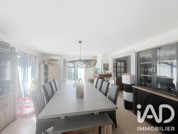 Location maison 6 pièces 170 m² Lambesc