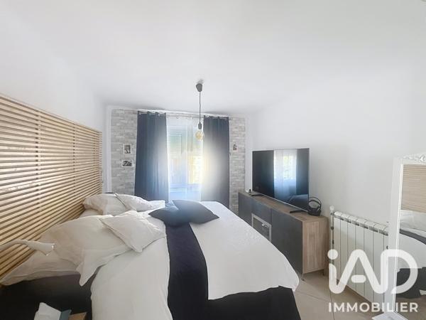 Location maison 6 pièces 170 m² Lambesc