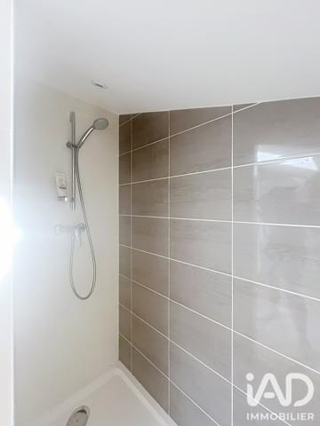 Location maison 6 pièces 170 m² Lambesc