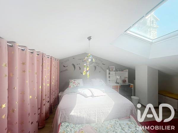 Location maison 6 pièces 170 m² Lambesc