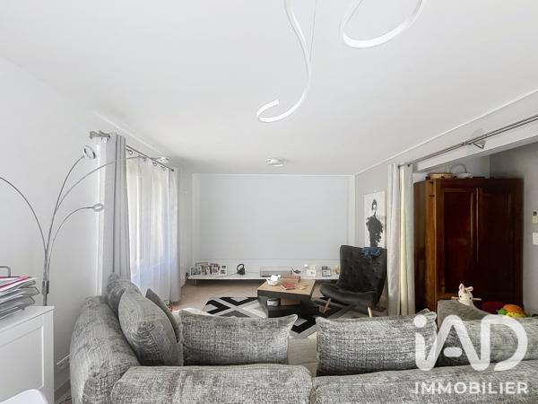 Location maison 6 pièces 170 m² Lambesc