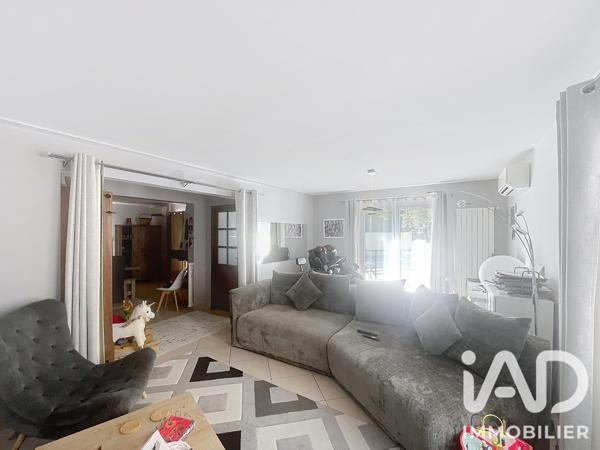 Location maison 6 pièces 170 m² Lambesc