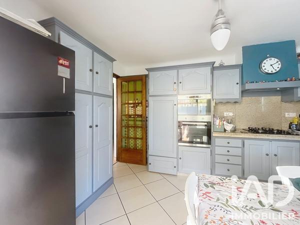 Location maison 6 pièces 170 m² Lambesc