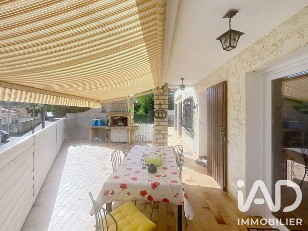 Location maison 6 pièces 170 m² Lambesc