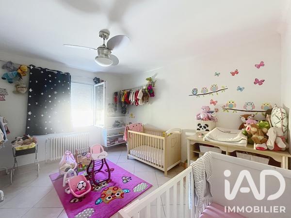 Location maison 6 pièces 170 m² Lambesc
