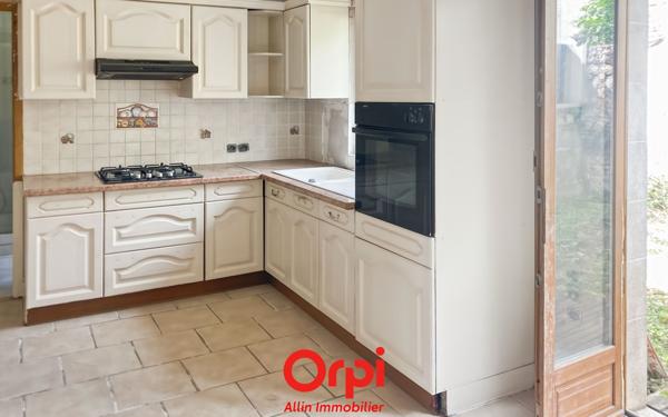 Maison à vendre    2 pièces •  Urçay