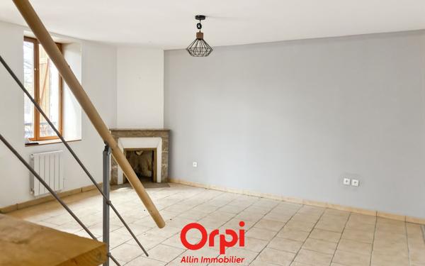 Maison à vendre    2 pièces •  Urçay