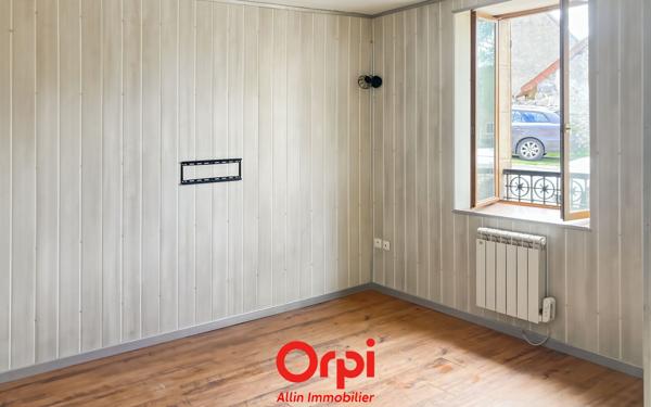 Maison à vendre    2 pièces •  Urçay
