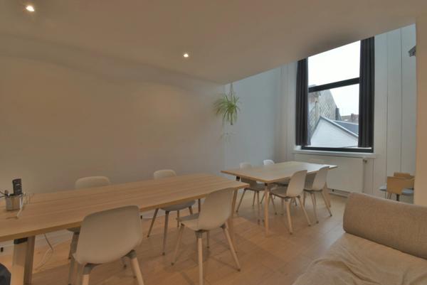 Nouveauté, superbe appartement de type loft d'une surface de 161m2 carrez, totalement rénové au coeur de Lille