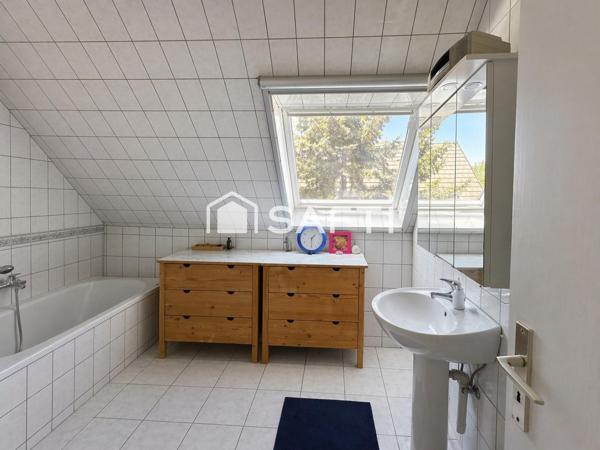 Maison Individuelle 5 Pièces avec Garage et Jardin – Au Calme & Performance Énergétique (DPE : C/B)
