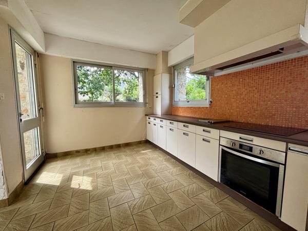Maison traditionnelle 4 chambres à Vendre à CONLEAU