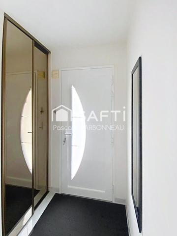 MAISON PLAIN PIED  4 CHAMBRES ET UN BUREAU  PISCINE TERRAIN CLOS