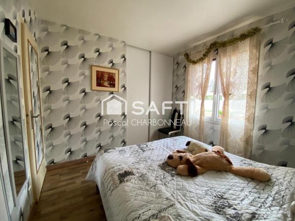 MAISON PLAIN PIED  4 CHAMBRES ET UN BUREAU  PISCINE TERRAIN CLOS