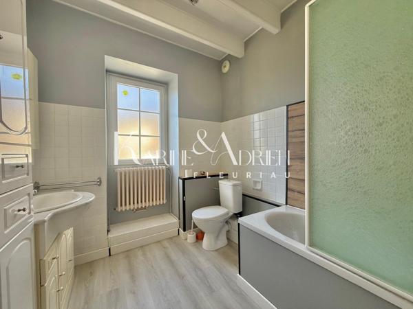 MAISON 5 CHAMBRES AVEC GARAGE ET DEPENDANCES