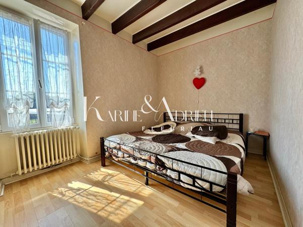 MAISON 5 CHAMBRES AVEC GARAGE ET DEPENDANCES