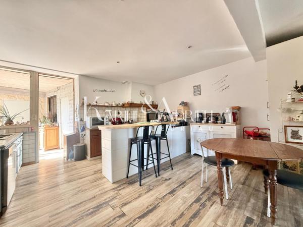 MAISON 5 CHAMBRES AVEC GARAGE ET DEPENDANCES