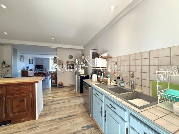 MAISON 5 CHAMBRES AVEC GARAGE ET DEPENDANCES