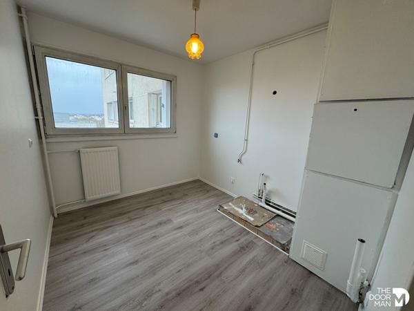 Appartement - À vendre - 65 m² - MONTIGNY-LE-BRETONNEUX | The Door Man