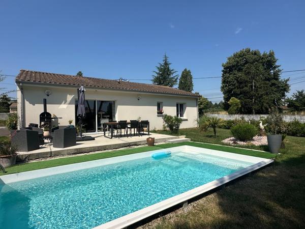 Maison récente de plain-pied avec piscine – 95 m²