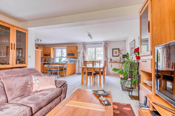 Maison Neuilly Plaisance indépendante -6 pièce(s) 130m2 - Terrain 452 m2- Double accès