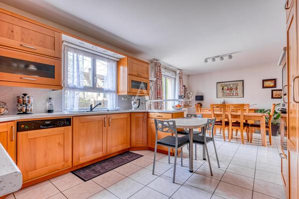 Maison Neuilly Plaisance indépendante -6 pièce(s) 130m2 - Terrain 452 m2- Double accès