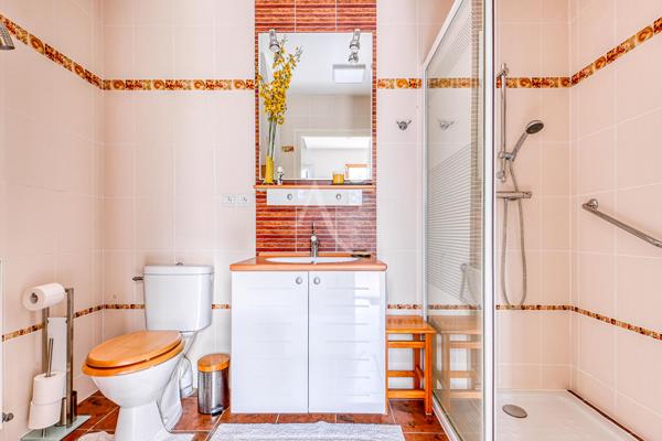 Maison Neuilly Plaisance indépendante -6 pièce(s) 130m2 - Terrain 452 m2- Double accès