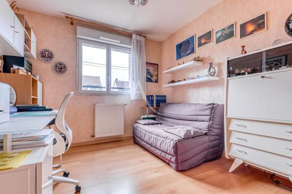 Maison Neuilly Plaisance indépendante -6 pièce(s) 130m2 - Terrain 452 m2- Double accès