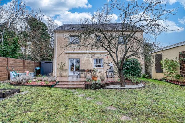 Maison Neuilly Plaisance indépendante -6 pièce(s) 130m2 - Terrain 452 m2- Double accès