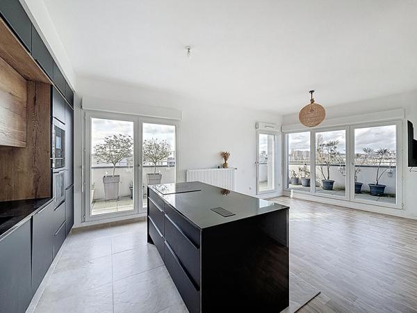 Appartement F4 dans résidence récente de 2023 - dernier étage - 3 chambres - magnifique terrasse de 36 m2 et une place de stationnement