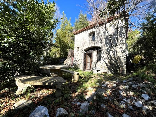 Mas Provençale 6 pièces 135 m2 sur terrain 5275m²